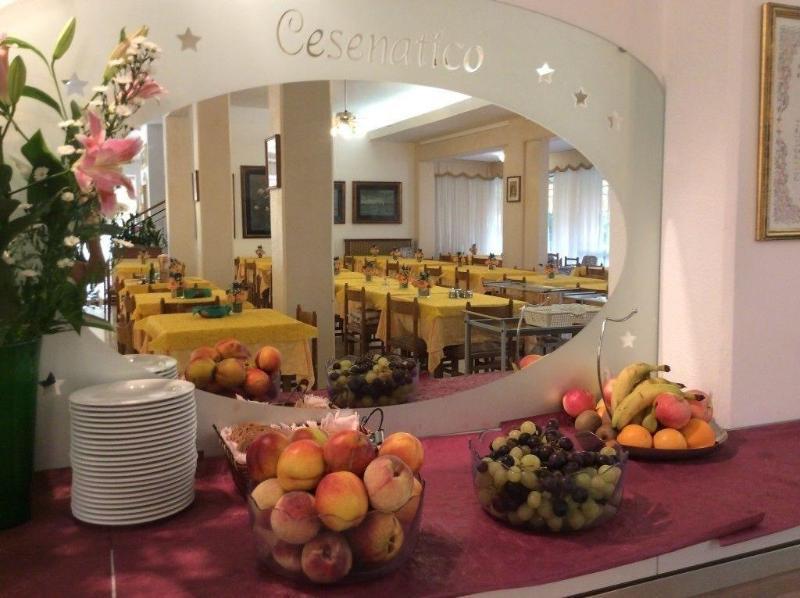 Hotel Donatello Cesenatico Exterior photo