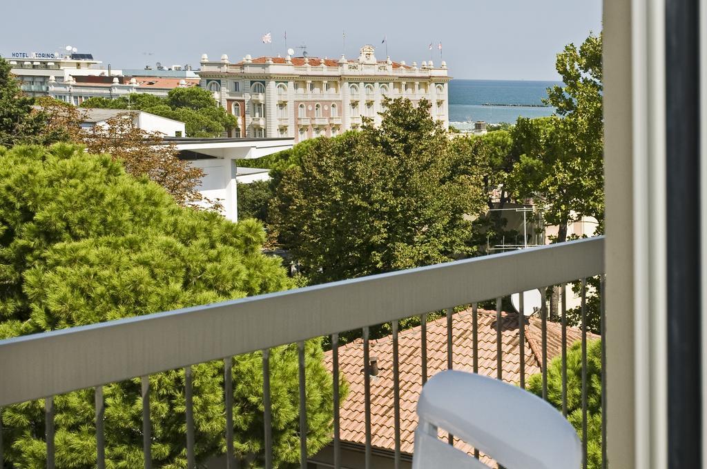 Hotel Donatello Cesenatico Exterior photo
