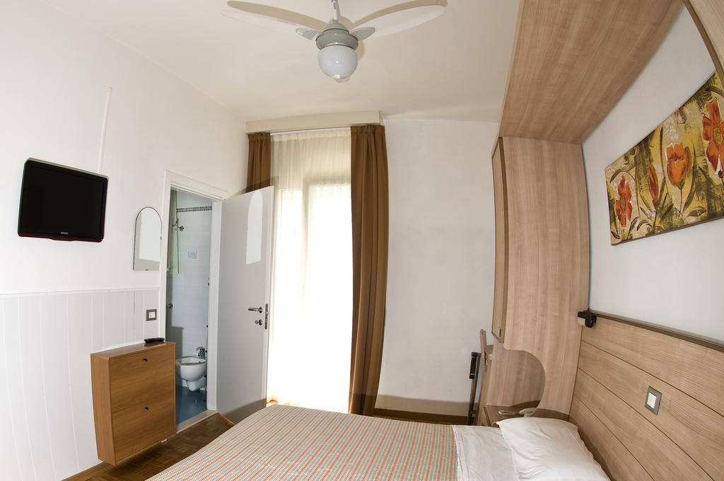 Hotel Donatello Cesenatico Exterior photo