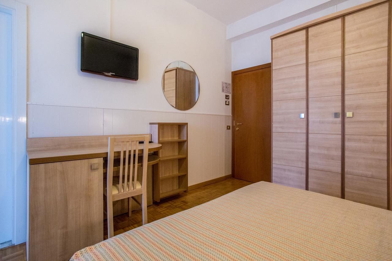 Hotel Donatello Cesenatico Exterior photo
