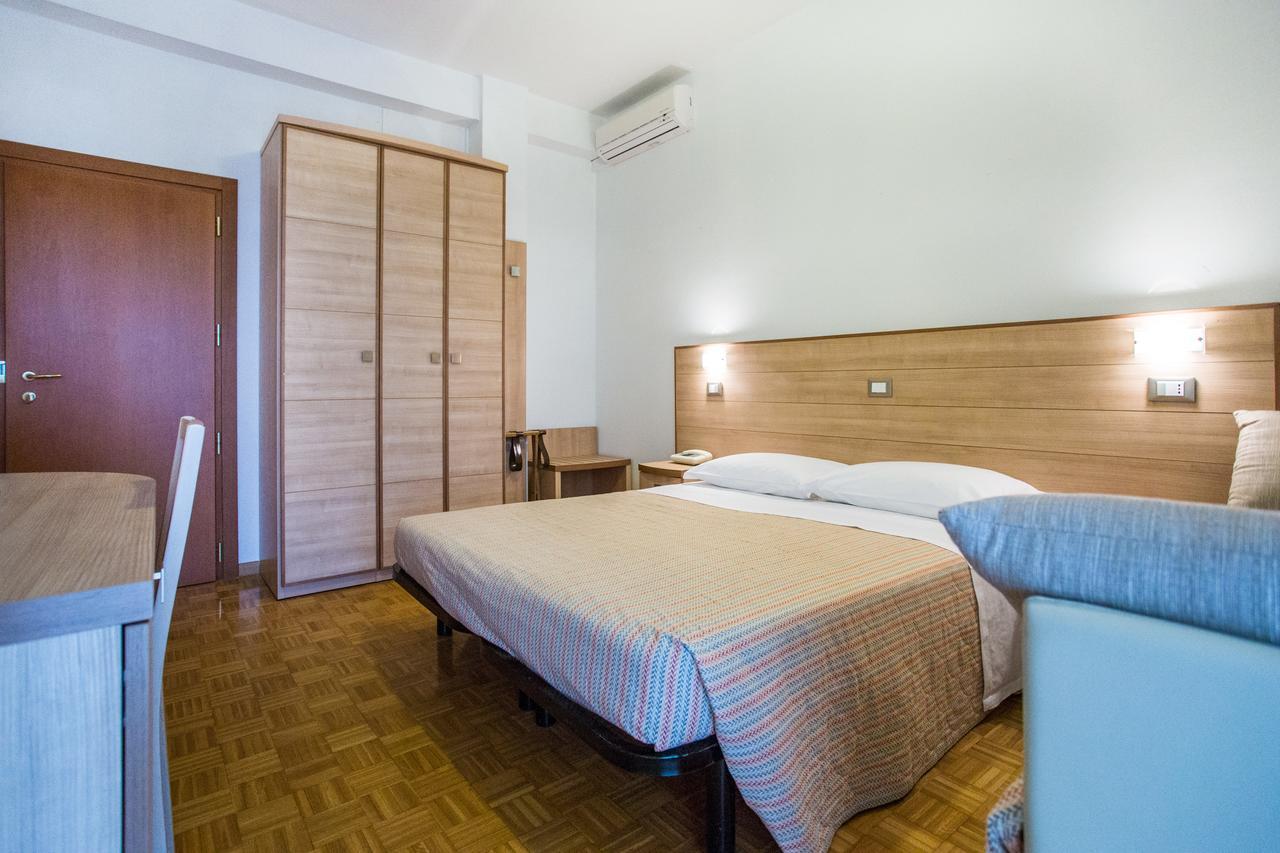 Hotel Donatello Cesenatico Exterior photo