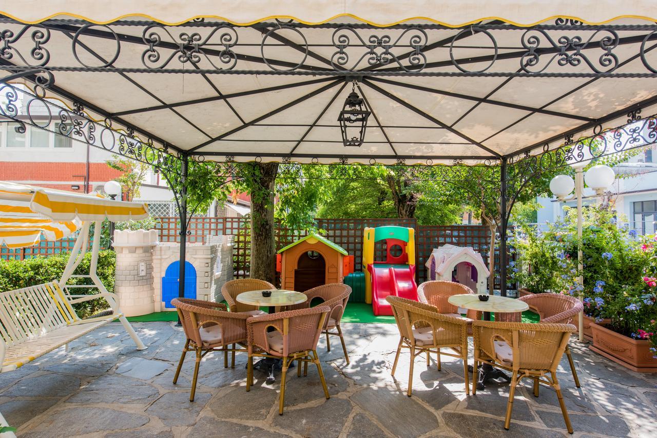 Hotel Donatello Cesenatico Exterior photo